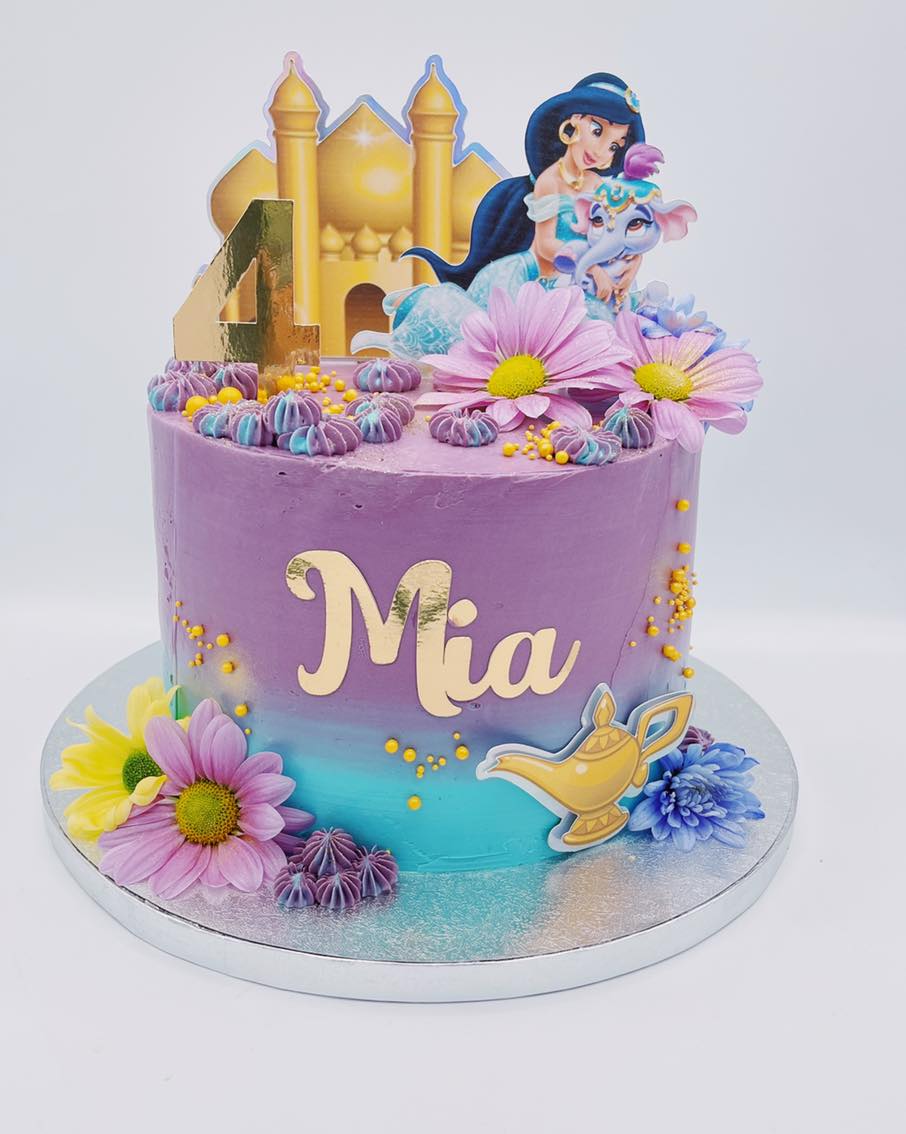 princess cake with real flowers